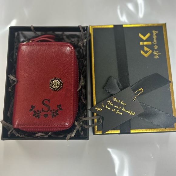 Monogrammed Leather Card Case - Picture 2 of 10